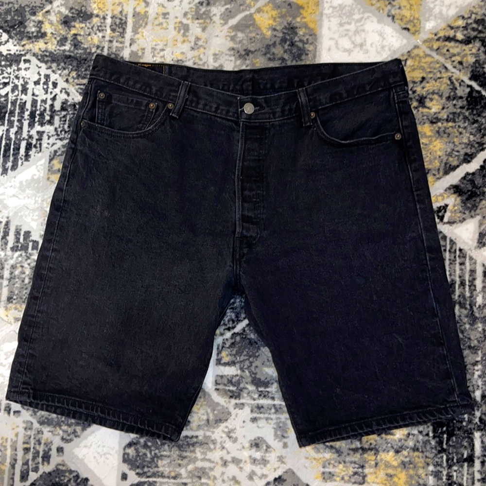 LEVI’s Black mens denim shorts
